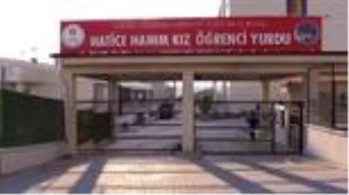 Kuveyt'ten getirilen 70 kişi yurda yerleştirildi