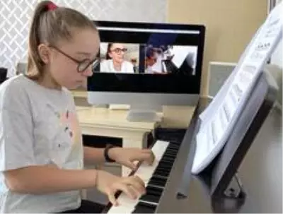 Müzik eğitimi mesafe tanımıyor Müzik eğitimi mesafe tanımıyor