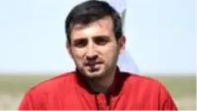 Selçuk Bayraktar, Radyo D'ye konuk oluyor Selçuk Bayraktar, Radyo D'ye konuk oluyor