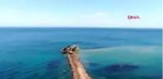 Karaburun: ŞİLE'DE KARAYA OTURAN GEMİDE 17 AY SONRA GELİŞME PARÇALANARAK KARAYA ÇIKARILIYOR Karaburun: ŞİLE'DE KARAYA OTURAN GEMİDE 17 AY SONRA GELİŞME PARÇALANARAK KARAYA ÇIKARILIYOR
