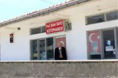 11 bin kitabın bulunduğu 20 yıllık kütüphaneyi bağışlayacak 11 bin kitabın bulunduğu 20 yıllık kütüphaneyi bağışlayacak