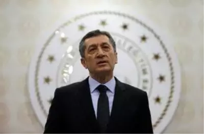 Yazın okullar açılacak mı? Bakan Selçuk, ısrarlı sorulara yanıt verdi Yazın okullar açılacak mı? Bakan Selçuk, ısrarlı sorulara yanıt verdi