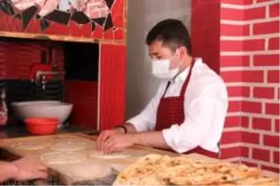 Başkan'ın ellerinden Ramazan pidesi