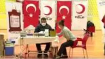 Başkentte gençlik merkezi personelinden Türk Kızılay'a kan bağışı desteği Başkentte gençlik merkezi personelinden Türk Kızılay'a kan bağışı desteği