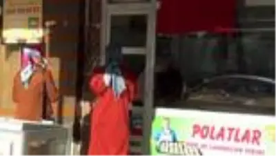 GAZİANTEP Fırıncıdan ihtiyaç sahiplerine 'sandıkta ekmek' GAZİANTEP Fırıncıdan ihtiyaç sahiplerine 'sandıkta ekmek'