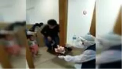 Karantinada bulunan 3 yaşındaki Elif Naz'a sürpriz doğum günü Karantinada bulunan 3 yaşındaki Elif Naz'a sürpriz doğum günü
