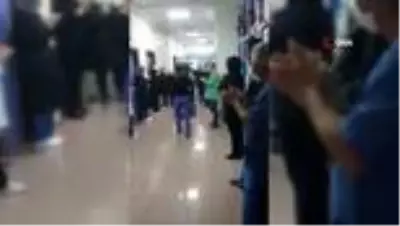 Kocasını koronadan kaybeden kadın virüsü yendi Kocasını koronadan kaybeden kadın virüsü yendi