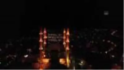 Selimiye Camisi'ne 'Sağlık En Büyük Varlık' yazılı mahya asıldı Selimiye Camisi'ne 'Sağlık En Büyük Varlık' yazılı mahya asıldı