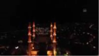 Selimiye Camisi'ne 'Sağlık En Büyük Varlık' yazılı mahya asıldı Selimiye Camisi'ne 'Sağlık En Büyük Varlık' yazılı mahya asıldı