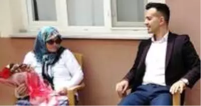 70 Yaşındaki Hatice anneye, kaymakamdan Anneler Günü sürprizi 70 Yaşındaki Hatice anneye, kaymakamdan Anneler Günü sürprizi