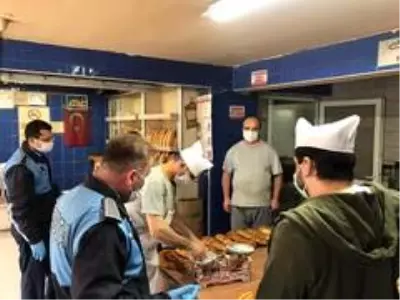 Bafra'da berber ve kuaförlere dezenfekte, gıda işletmelerine denetim Bafra'da berber ve kuaförlere dezenfekte, gıda işletmelerine denetim