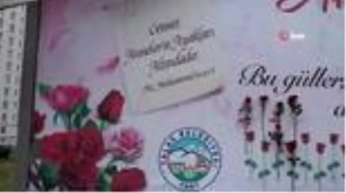 Başkan Yalçın'dan annelere bilboardda gül jesti