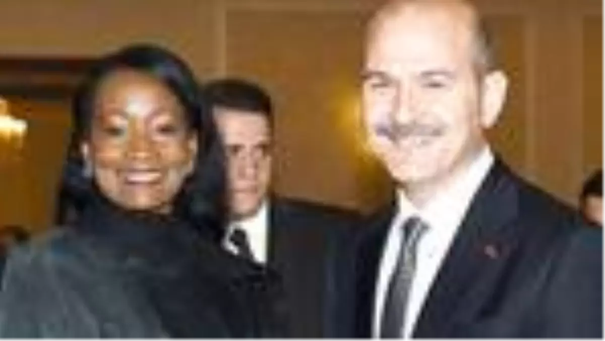 Della Miles: Bizimkilere eğitim versinler