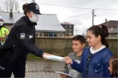 Eleşkirt Emniyetinden çocukları sevindiren ziyaret