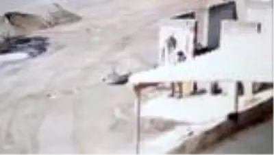 Eşini bıçaklayan kişi cezaevinden çıktıktan sonra oğlunu öldürdü Eşini bıçaklayan kişi cezaevinden çıktıktan sonra oğlunu öldürdü