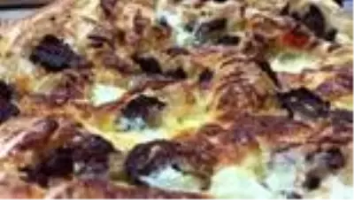 Kars’ta kaşarlı, tereyağlı pideler sofraları süslüyor