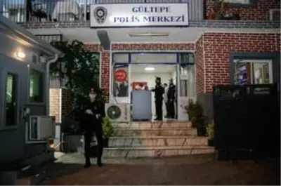 Mahallelinin sahur sürprizi polisi duygulandırdı Mahallelinin sahur sürprizi polisi duygulandırdı