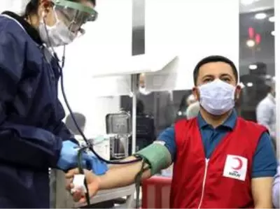 Nevşehir'de protokol üyeleri ve belediye personelinden kan bağışı Nevşehir'de protokol üyeleri ve belediye personelinden kan bağışı