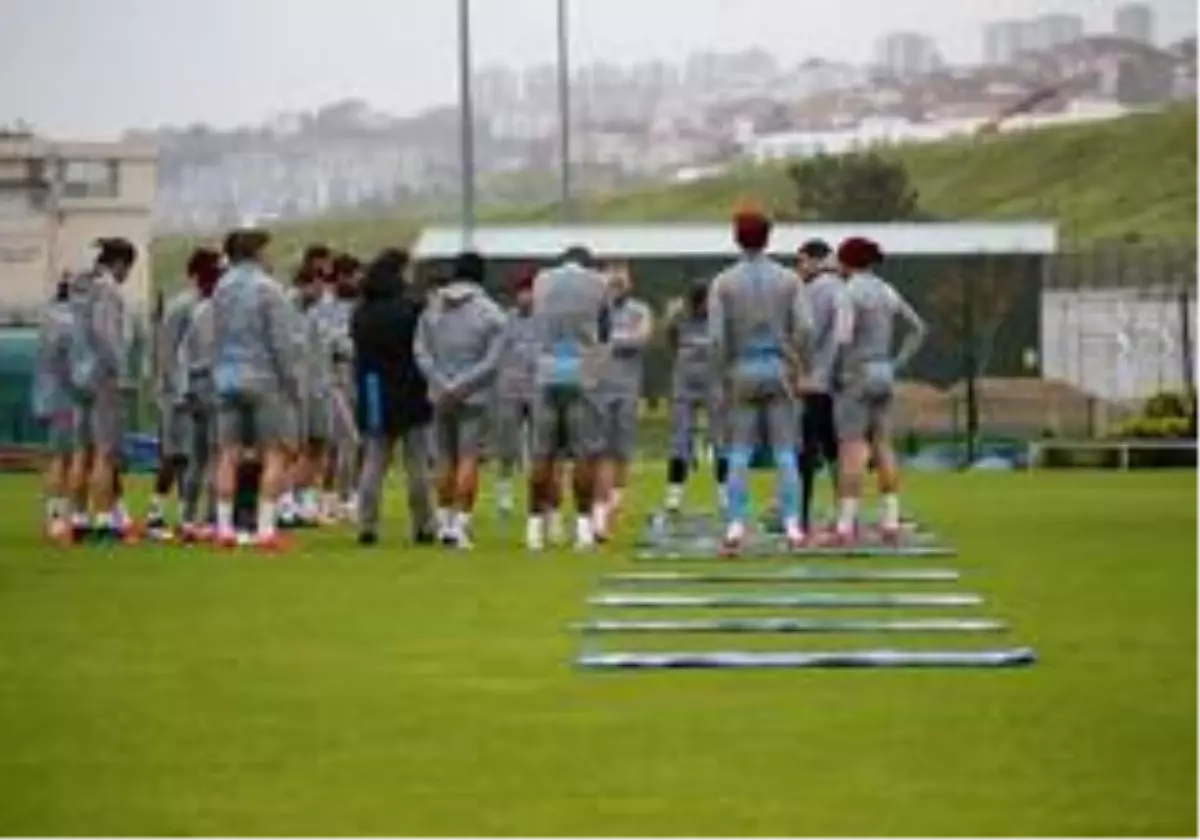 Trabzonspor takım halinde çalışmalara başladı