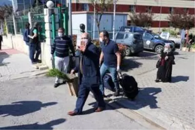 Yalova'da yurttaki karantina süresi dolan 164 kişi evlerine gönderildi Yalova'da yurttaki karantina süresi dolan 164 kişi evlerine gönderildi