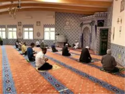 Almanya’da camiler yeniden ibadete açıldı