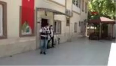 ANTALYA Hırsızlık şüphelisi: Şimdi biz manşetlere mi çıkacağız? ANTALYA Hırsızlık şüphelisi: Şimdi biz manşetlere mi çıkacağız?