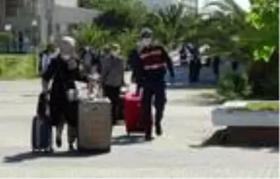 Aydın'da karantina süreleri dolan 379 kişi evlerine gönderildi Aydın'da karantina süreleri dolan 379 kişi evlerine gönderildi