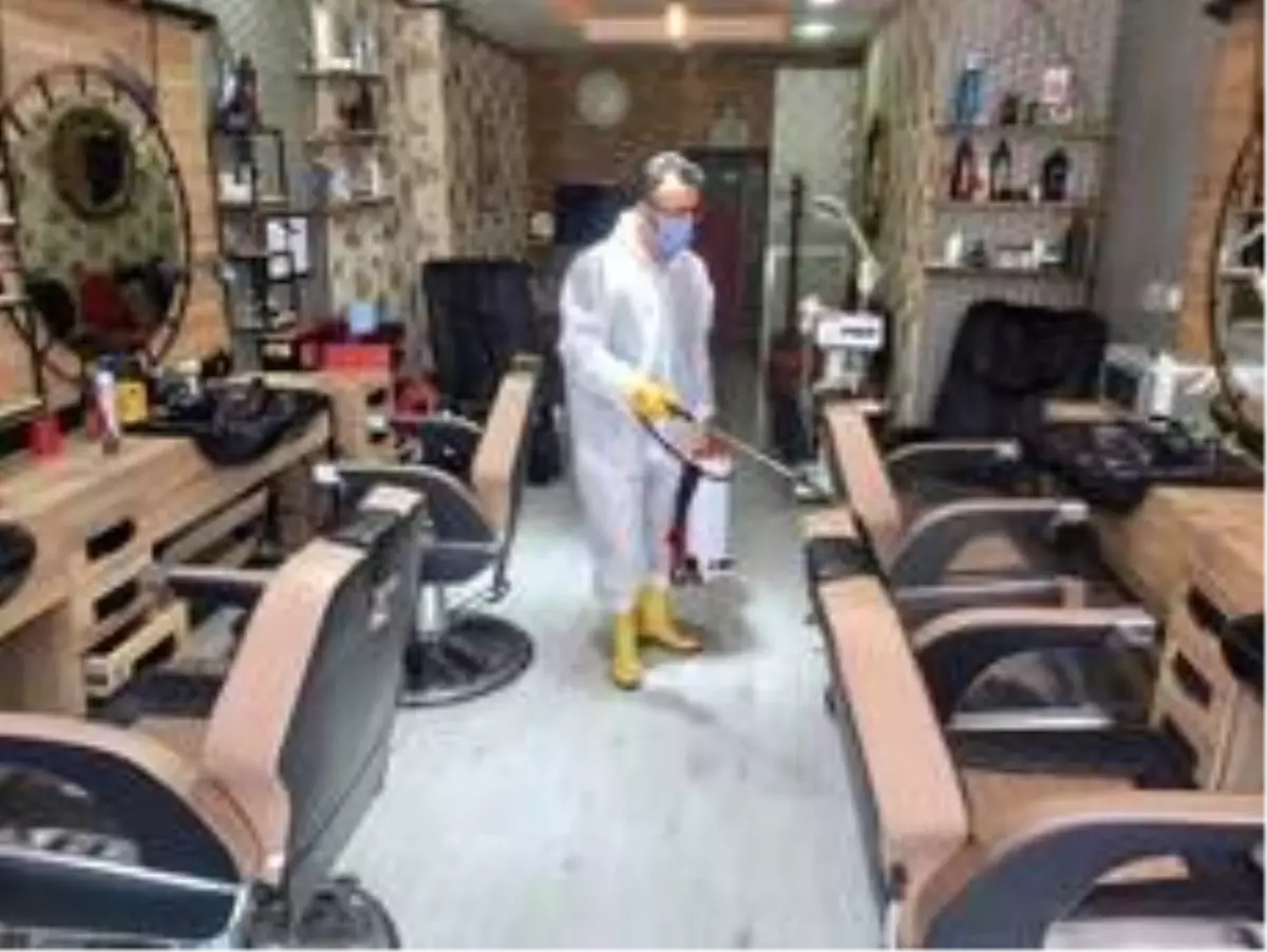Berber ve kuaförler, dezenfekte ediliyor