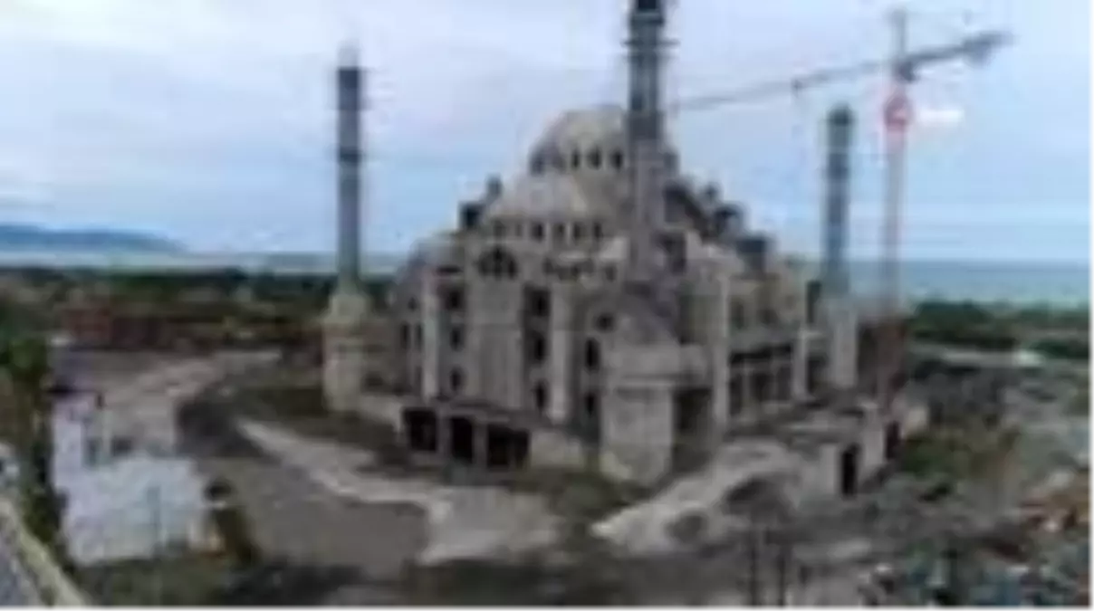 Doğu Karadeniz'in en büyük cami ve külliyesinin yapımı sürüyor