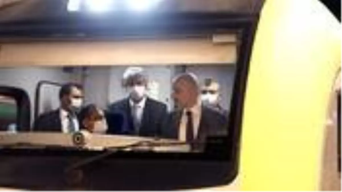 Dün akşam tarihi bir an yaşandı: İlk yurt içi yük treni Marmaray'dan geçti