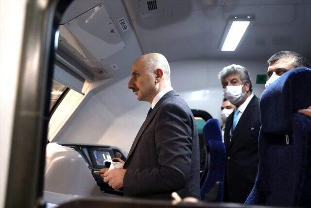 Dün akşam tarihi bir an yaşandı: İlk yurt içi yük treni Marmaray'dan geçti Dün akşam tarihi bir an yaşandı: İlk yurt içi yük treni Marmaray'dan geçti