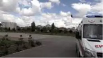 Elinden yaralanan kişi ambulans helikopterle hastaneye kaldırıldı Elinden yaralanan kişi ambulans helikopterle hastaneye kaldırıldı