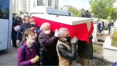 Grup Yorum üyesi Gökçek defnedildi Grup Yorum üyesi Gökçek defnedildi