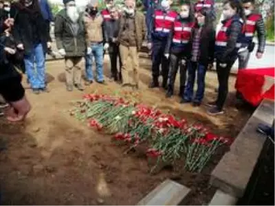 Grup Yorum üyesi Gökçek defnedildi Grup Yorum üyesi Gökçek defnedildi