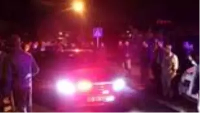 Grup Yorum üyesi Gökçek'in cenazesi memleketine getirildi, mahalleli sokağa döküldü Grup Yorum üyesi Gökçek'in cenazesi memleketine getirildi, mahalleli sokağa döküldü