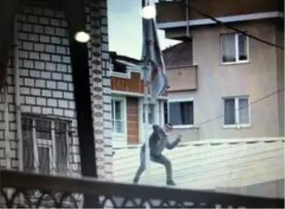 İbrahim Gökçek'in cenazesinde provokasyon polis kamerasında İbrahim Gökçek'in cenazesinde provokasyon polis kamerasında
