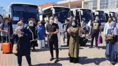 Karantinadan beyaz güvercin ve fidanlarla uğurlandılar
