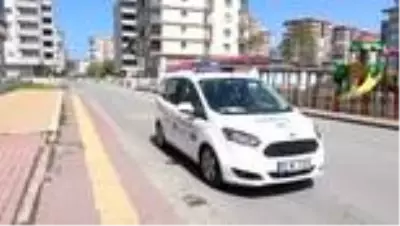 Kovid-19 tedbirleri nedeniyle ayrı kaldığı eşine zabıta ekipleri kavuşturdu Kovid-19 tedbirleri nedeniyle ayrı kaldığı eşine zabıta ekipleri kavuşturdu