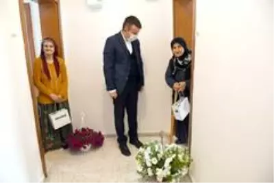 Rengârenk çiçeklerine kavuştu Rengârenk çiçeklerine kavuştu