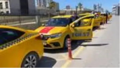 Sultanbeyli'de taksicilerden sağlıkçılara ücretsiz taşıma hizmeti Sultanbeyli'de taksicilerden sağlıkçılara ücretsiz taşıma hizmeti