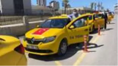 Sultanbeyli'de taksicilerden sağlıkçılara ücretsiz taşıma hizmeti Sultanbeyli'de taksicilerden sağlıkçılara ücretsiz taşıma hizmeti