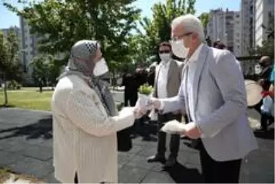 65 yaş üstü vatandaşlara Turgay Erdem sürprizi