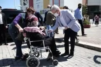 65 yaş üstü vatandaşlara Turgay Erdem sürprizi