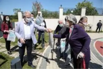 65 yaş üstü vatandaşlara Turgay Erdem sürprizi