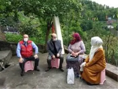 Bakan Selçuk, şehit anneleri ve huzurevindeki büyüklerin Anneler Gününü kutladı Bakan Selçuk, şehit anneleri ve huzurevindeki büyüklerin Anneler Gününü kutladı