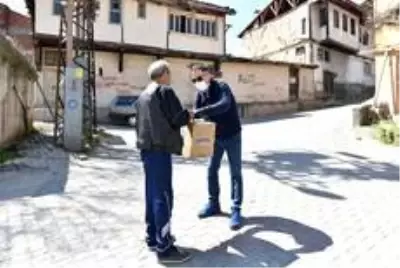 Başkan Vidinlioğlu, 'Şu ana kadar 11 bin yardım kolisi dağıttık' Başkan Vidinlioğlu, 'Şu ana kadar 11 bin yardım kolisi dağıttık'