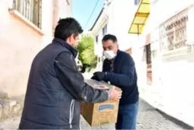 Başkan Vidinlioğlu, 'Şu ana kadar 11 bin yardım kolisi dağıttık' Başkan Vidinlioğlu, 'Şu ana kadar 11 bin yardım kolisi dağıttık'