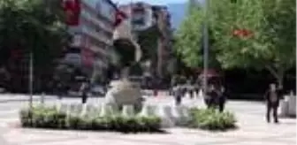 Aynur Özdemir: DENİZLİ Hasret sona erdi, 65 yaş ve üzeri kişiler cadde ve sokaklara çıktı Aynur Özdemir: DENİZLİ Hasret sona erdi, 65 yaş ve üzeri kişiler cadde ve sokaklara çıktı