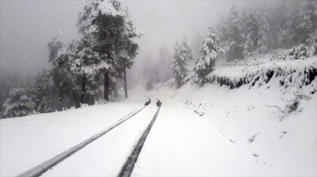 Erzurum'da mayıs ayının ortasında kardan kapanan yollar açıldı