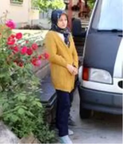 Hırsızla karşılaşan 16 yaşındaki Nefise'nin korkusu Hırsızla karşılaşan 16 yaşındaki Nefise'nin korkusu